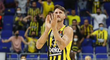 Anadolu Efes, Fenerbahçe Beko'dan ayrılan Polonara'yı transfer etti!