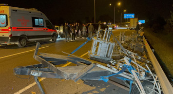 Anadolu Otoyolu'nda korkutucu kaza: Otomobilin pikaba çarpması sonucu birçok kişi yaralandı