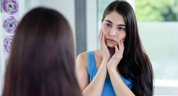 Ani sivilcelerden kurtulmak için 1 çay kaşığı kullanmanız yetiyor! Aloe vera jeli ve çay ağacı karışımı ani sivilcelere adeta savaş açıyor