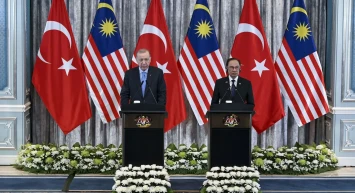 Ankara’da Malezya Zirvesi: 7 Anlaşma, 10 Milyar Dolarlık Ticaret Hedefi