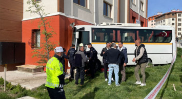 Ankara'da okul servis aracı evin duvarına çarptı! 11 kişi yaralandı