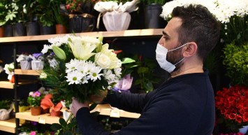 Anneler Gününde aynı gün teslimat yapan çiçekciler var mı? 8 Mayıs 2022 Yarın çiçekçiler açık mı?