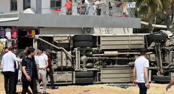 Antalya'da korkutan kaza: 29 kişi yaralandı