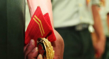 Apolet nedir, ne işe yarar? TDK Apolet anlamı