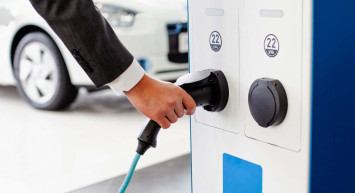 Araç fiyatlarının pahalılığından şikayetçi olanlara müjde! Plastikten elektrikli araç üretilecek