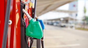 Araç sahiplerine bayram hediyesi: Akaryakıtta çifte indirim