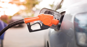 Araç sahiplerine bir müjde daha: Motorinden sonra benzine de indirim geliyor