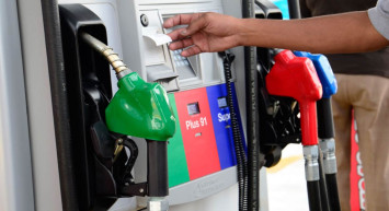 Araç sahiplerine gece yarısı sürprizi: Fiyatlar bir kez daha güncellendi