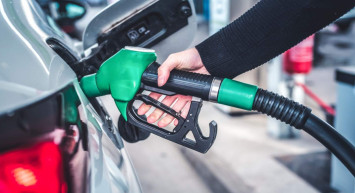 Araç sahiplerini üzecek haber: Akaryakıtta fiyatları yarın değişiyor