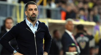 Arda Turan, Fenerbahçe maçında kırmızı kart gördü