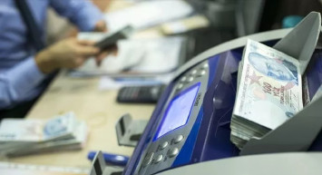 Arefe günü bankalar açık mı?