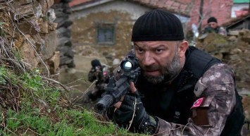 Arka Sokaklar Mesut Komiser diziden ayrıldı mı? Şevket Çoruh Arka Sokaklar’dan neden ayrıldı? Ünlü oyuncudan sevenlerini üzen haber