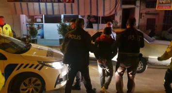 Arnavutköy'de Büyük Kovalamaca! Polis Ekipleri Kamyonet Şoförünü Vurarak Durdurabildi