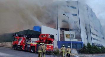 Arnavutköy’de korkutan yangın: Çok sayıda ekip bölgeye sevk edildi
