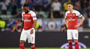 Arsenal'de Alexandre Lacazette Mesut Özil Krizi Yaşıyor!