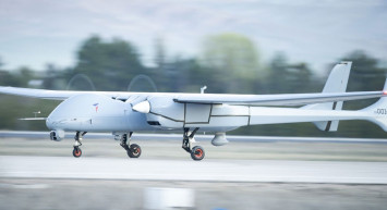 Artık afet durumlarında da kullanılacak: AKSUNGUR’a entegre edilen sivil baz istasyonu ilk kez görüntülendi