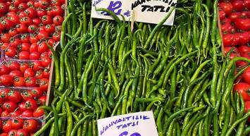 Artık kilogramla değil gramla! Pazarcı esnafı çözümü etiketi değişmekte buldu