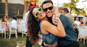 Aslı Bekiroğlu'ndan yeni aşk hamlesi! Sonunda onun da yüzü güldü! Aslı Bekiroğlu yeni aşkını sarmaş dolaş ilan etti