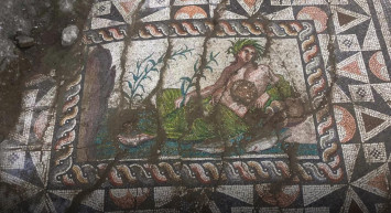Aspendos’ta nadir keşif: 1700 yıllık "Genç Eurymedon" mozaiği gün yüzüne çıkarıldı