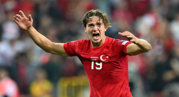 Asrın felaketinde enkazdan çıkarıldı: Milli takımın yeni golcüsü oldu