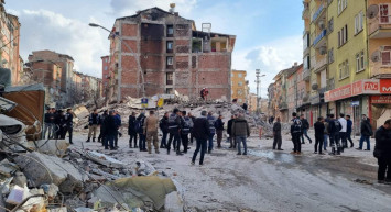 Asrın felaketinde son durum: Hayatını kaybedenlerin sayısı 47 bin 932 oldu