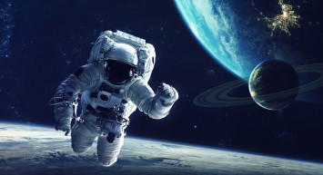 Astronotlar için büyük tehlike: Ay 100 metreye kadar küçüldü!