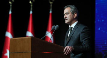 Atama bekleyen öğretmen adaylarına müjde! Bakan Özer duyurdu