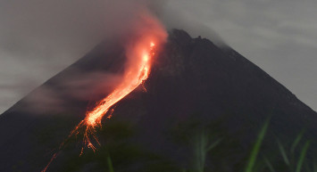 Ateş çemberi olarak bilinen Endonezya, yine volkanik patlamalarla gündemde!