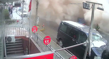 Avcılar'da korku dolu anlar! Kontrollü yıkım sırasında bina çöktü: Faciadan dönülen anlar kameralara yansıdı!