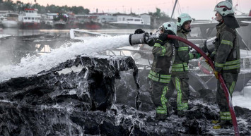 Avcılarda korkutan yangın! 7 tekne alevlere teslim oldu
