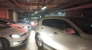AVM otoparkında korku dolu anlar: Vatandaşlar içeride mahsur kaldı