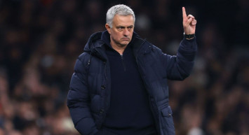 Avrupa'nın Gözü Mourinho'da: Fenerbahçe'deki Performansına Övgü Yağıyor!