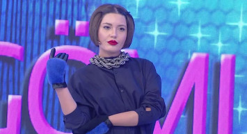 Bahar Candan'ın yorumcusu olduğu programda konuk Başak Çokan epilepsi krizi geçirdi! Ünlü gazeteci apar topar hastaneye kaldırıldı