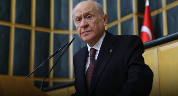 Bahçeli: Okul saldırıları çok boyutlu ele alınmalı, dijital kuşatma uyarısı yaptı