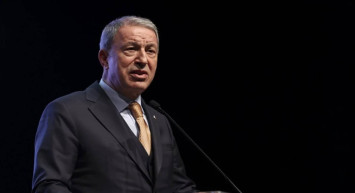 Bakan Akar dünyaya mesaj verdi: Kimsenin yan bakmasına imkan vermeyeceğiz