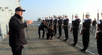 Bakan Akar ve eşliğindeki TSK komuta kademesi Anadolu gemisinde İncelemeler gerçekleştirdi