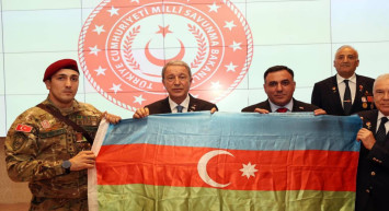 Bakan Akar’dan Bakü ziyareti: Azerbaycanlı mevkidaşıyla görüştü