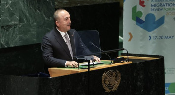 Bakan Çavuşoğlu'ndan Yunanistan'a göçmen tepkisi! ''Çok sayıda kişinin hayatına mal oldu''