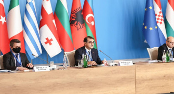 Bakan Dönmez Azerbaycan’da konuştu: Doğal gaz kapasitesini artıracağız