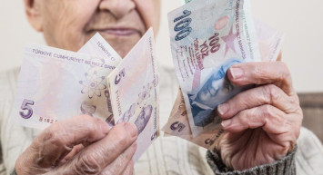 Bakan Duyurdu: Yaşlı ve Emekli Aylıkları Yatırılmaya Başlandı