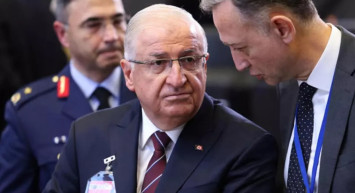 Bakan Güler'den Yunan Bakan'a Misilleme: "Buyursun Turistik Geziye Gelsin"