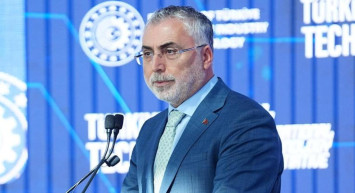 Bakan Işıkhan: "Yerli İş Gücümüzü Önceleyerek Yabancılara Çalışma İzni Veriyoruz"