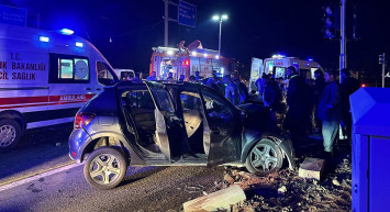 Bakan Kacır'ın konvoyunda kaza!