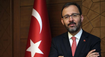 Bakan Kasapoğlu'ndan Van Gölü Fotoğrafına Destek Çağrısında Bulundu