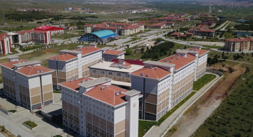 Bakan Kasapoğlu’nun KYK yurdu açıklaması: Hem öğrenciler hem de depremzedelerin hizmetinde olacak