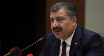 Bakan Koca deprem bölgesindeki salgın riski hakkında konuştu