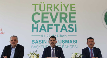 Bakan Kurum, Başkent Millet Bahçesi’nde gazete ve televizyonların Ankara temsilcilerine açıklamalarda bulundu