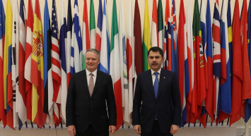 Bakan Kurum, Paris’te düzenlenen OECD Çevre Bakanları Toplantısı’nda önemli açıklamalarda bulundu: İklim Kanunu çıkartacağız