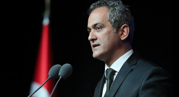 Bakan Özer deprem bölgesindeki öğrencilerin nakil edildiğini açıkladı