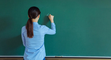 Bakan Özer'den deprem bölgesinden açıklama: En kısa sırada eğitime başlayacağız